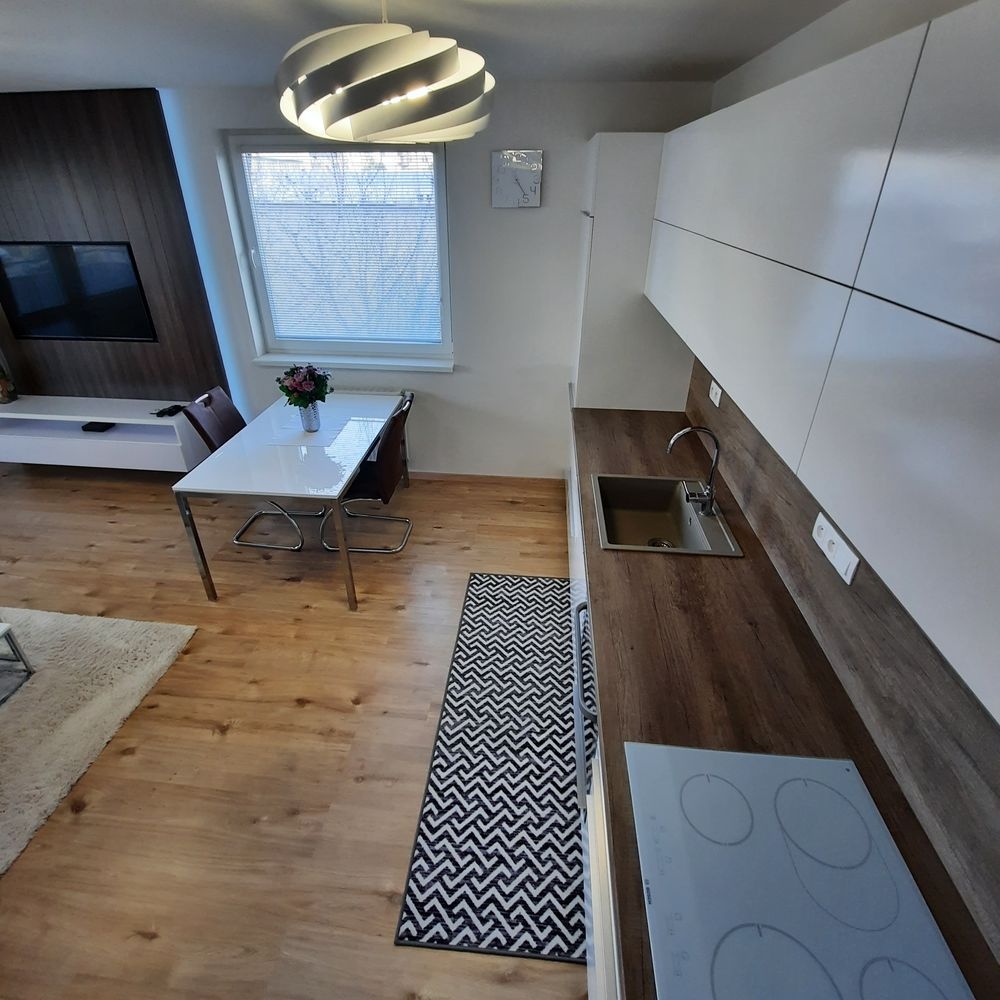 Prenájom 2-izb. byt v TN, Zlatovská + parkovacie miesto - 13