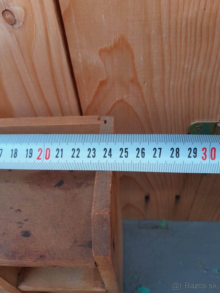 Predám keramické koreničky v drevenej poličke - 13