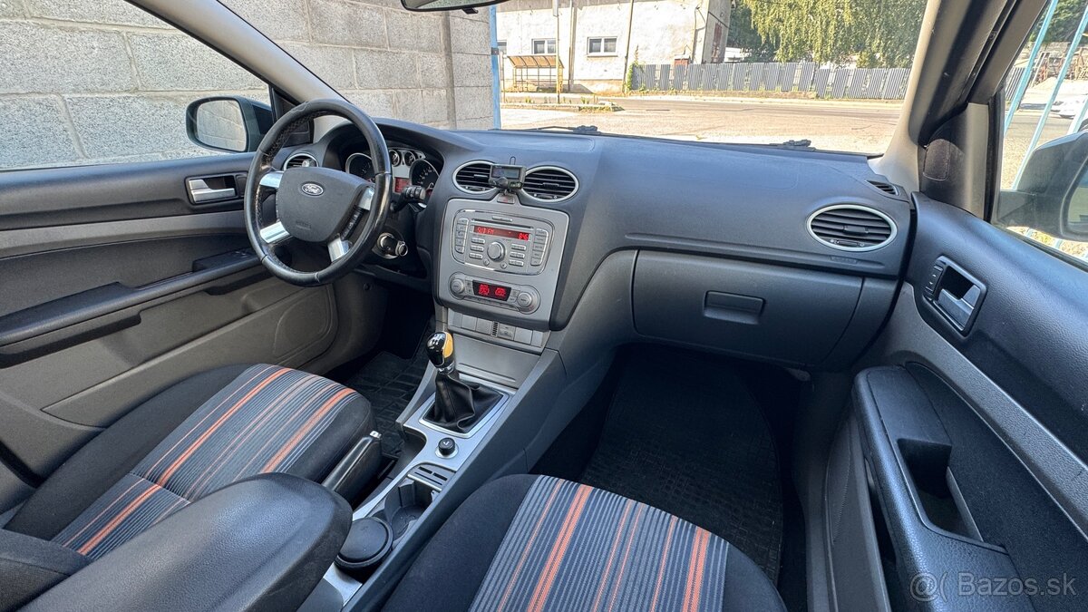 Ford Focus Kombi 1.6 16V Duratec Trend - 13