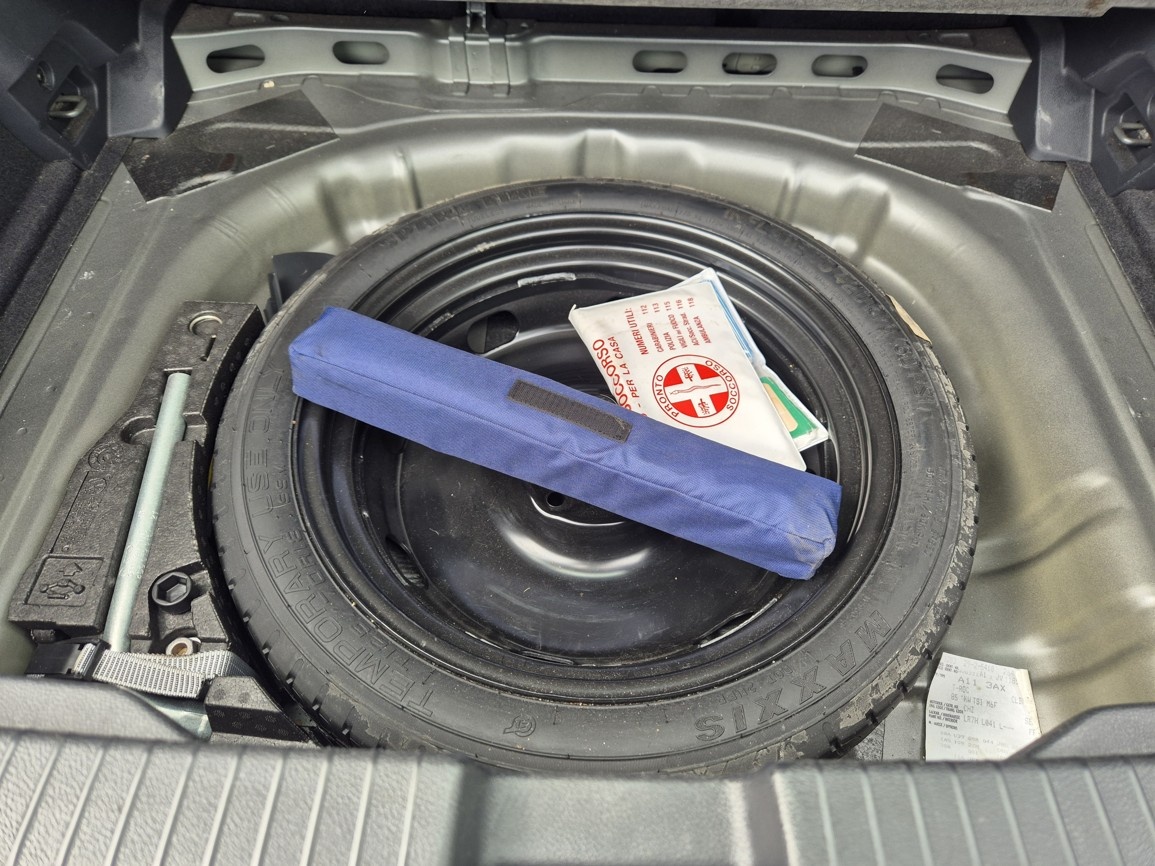 VW T -Roc 1,0 TSi 85 kW 6° manuál Style - 13