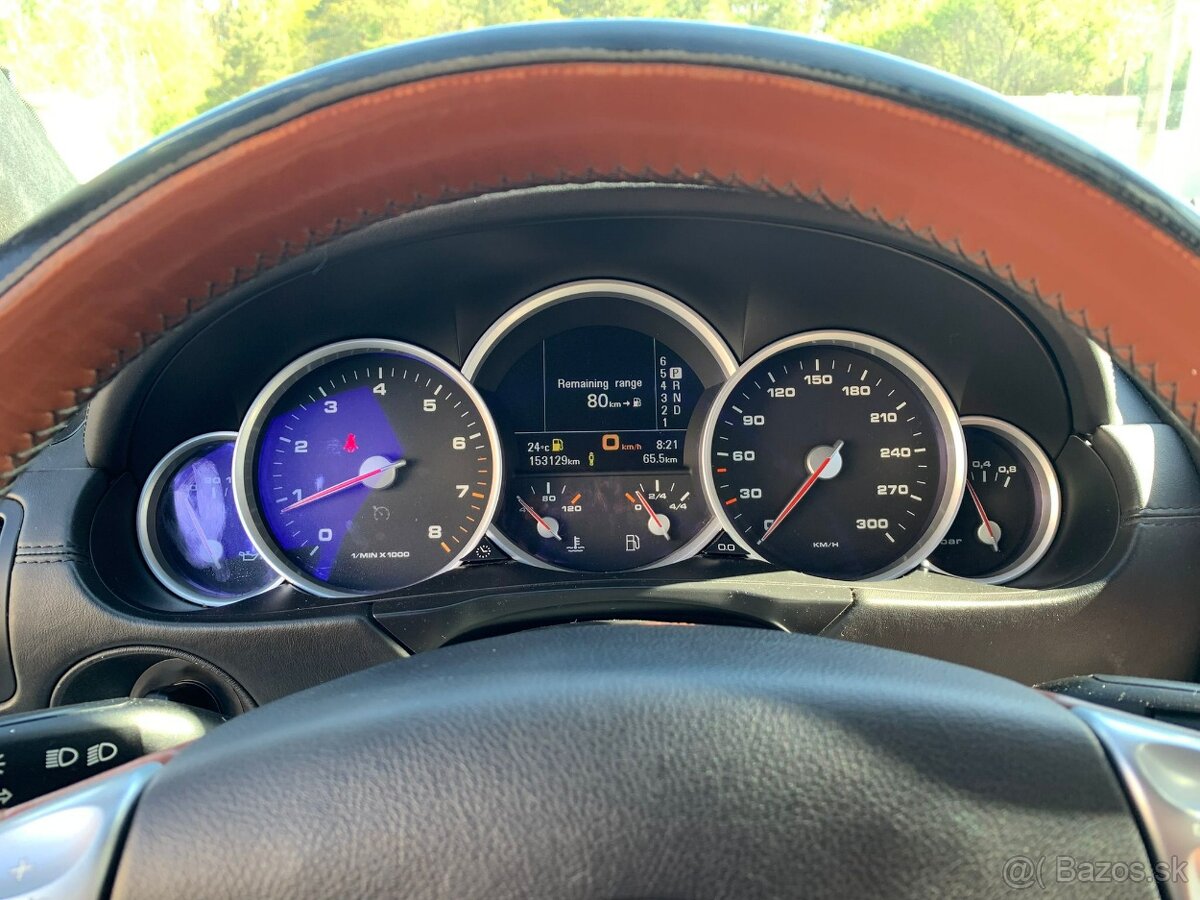 Porsche Cayenne Turbo Tiptronic - 13