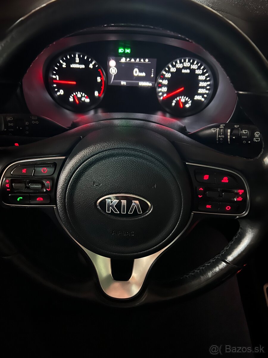 KIA Sportage 2.0 - 13