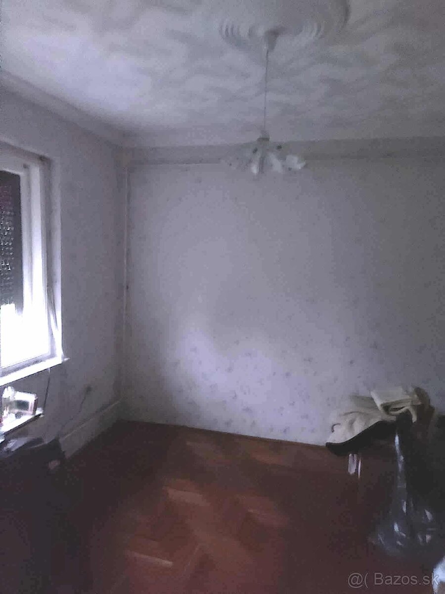 MAĎARSKO - Predává sa rodinný dom v centre obci Forró. - 13