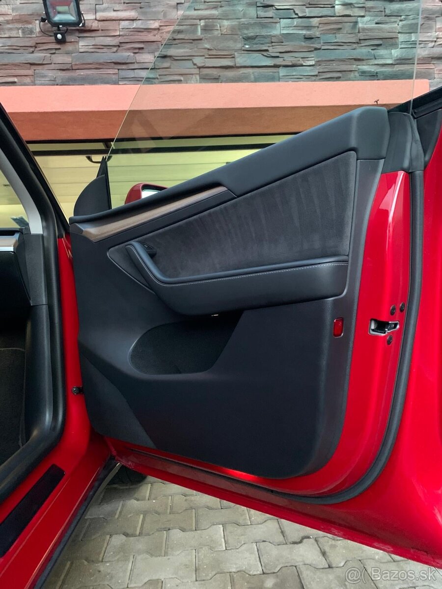 Tesla Model Y Premium Long Range AWD 514PS Fabrická Záruka - 13