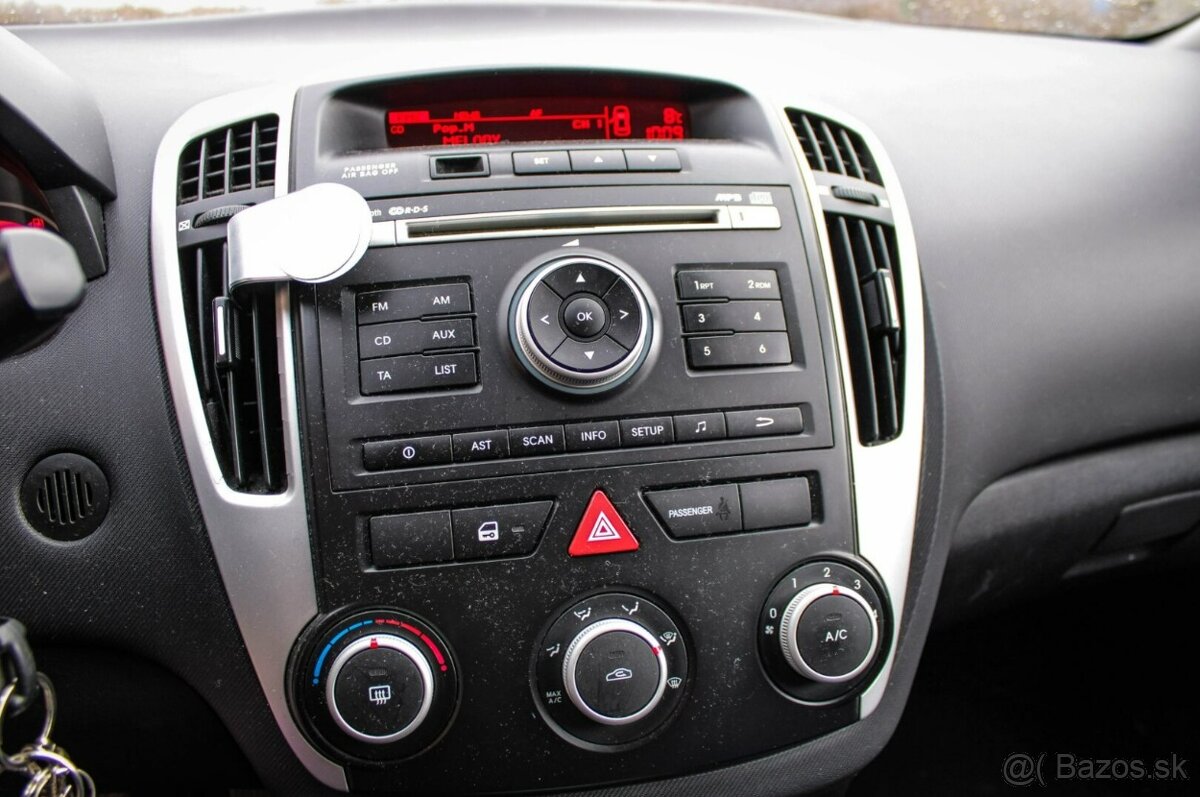 Kia Cee´d SW 1.4 CVVT 16V LX - 13