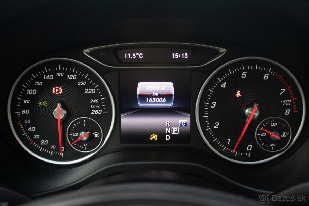 Mercedes-Benz GLA 180 A/T - 13