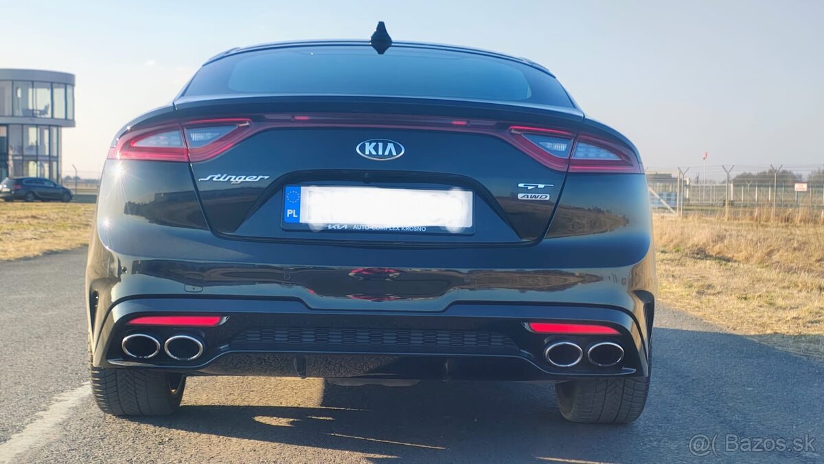 Kia Stinger 3.3 V6 biturbo 4x4 370koni - 13