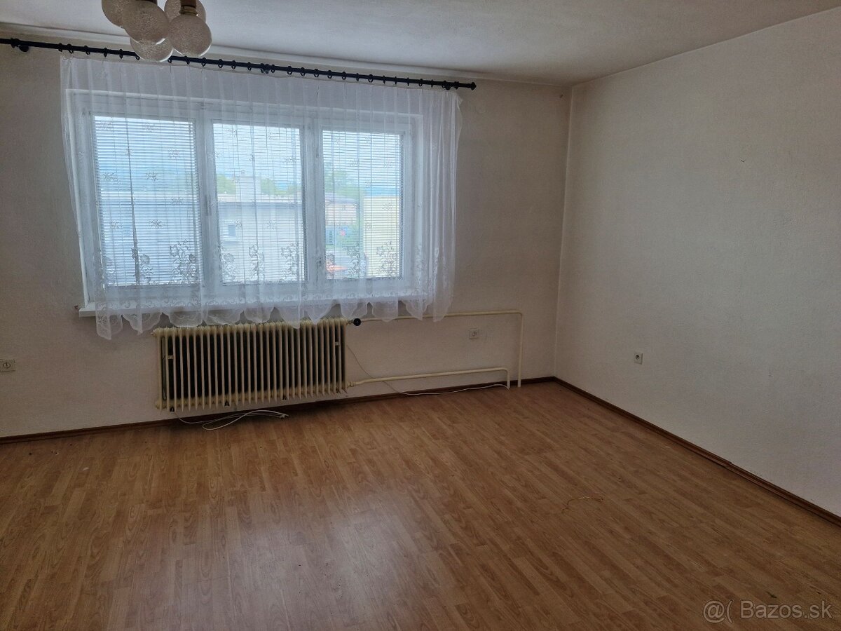 5-izbový rodinný dom v obci Koš pri Prievidzi - 13