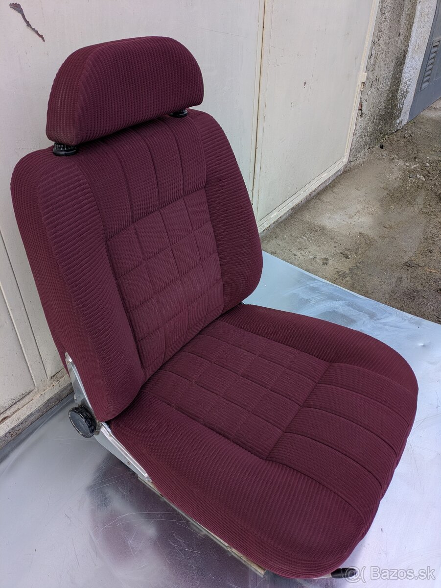 Predné sedačky Tatra 613 - 13