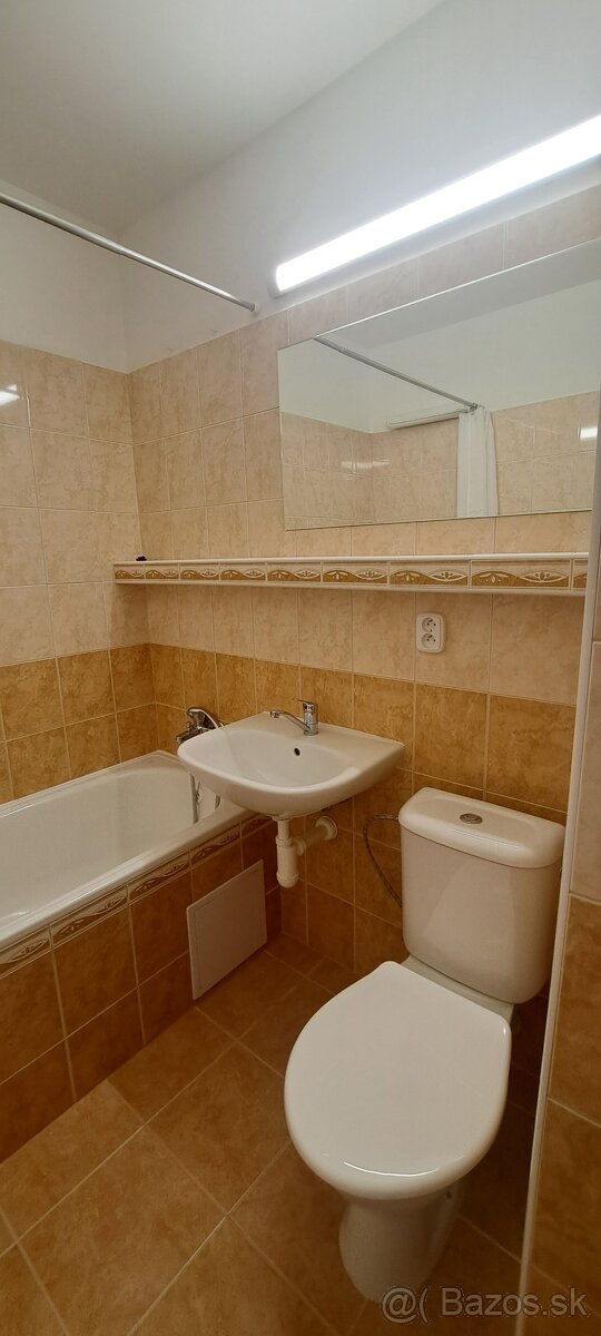 Prenajmem 1 izbový byt Oremburská - Banská Bystrica - 13