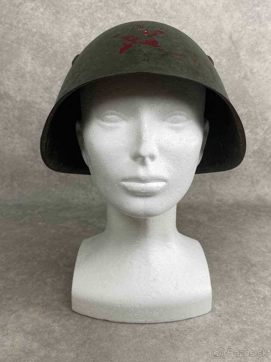 vojenské prilby - 13