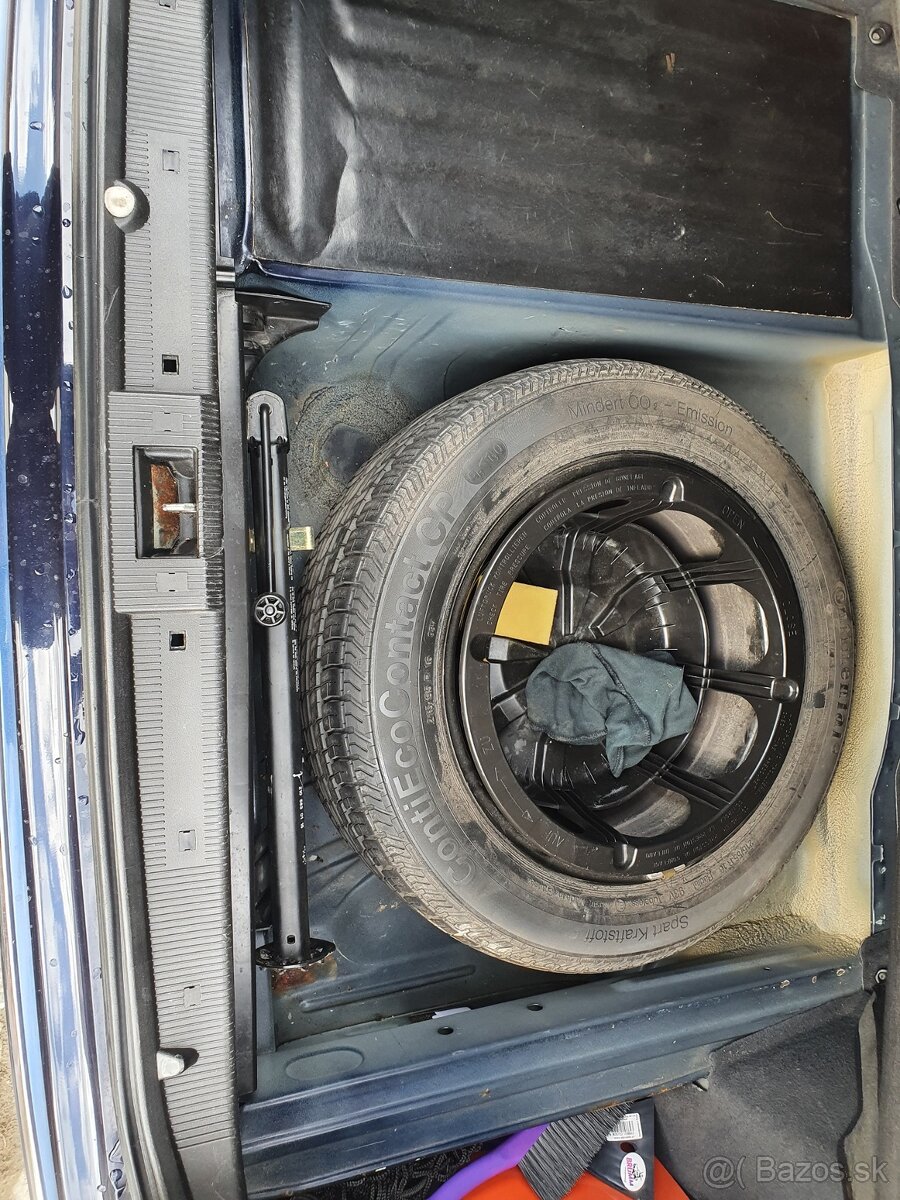 Predám Mercedes Benz E320i 4-Matic automat - 13