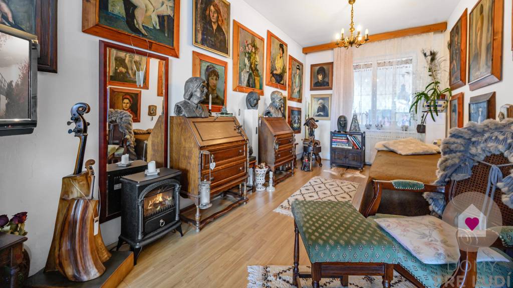 MA/ZOHOR - Rodinný dom s 2 bytovými jednotkami a 3 garážami - 13