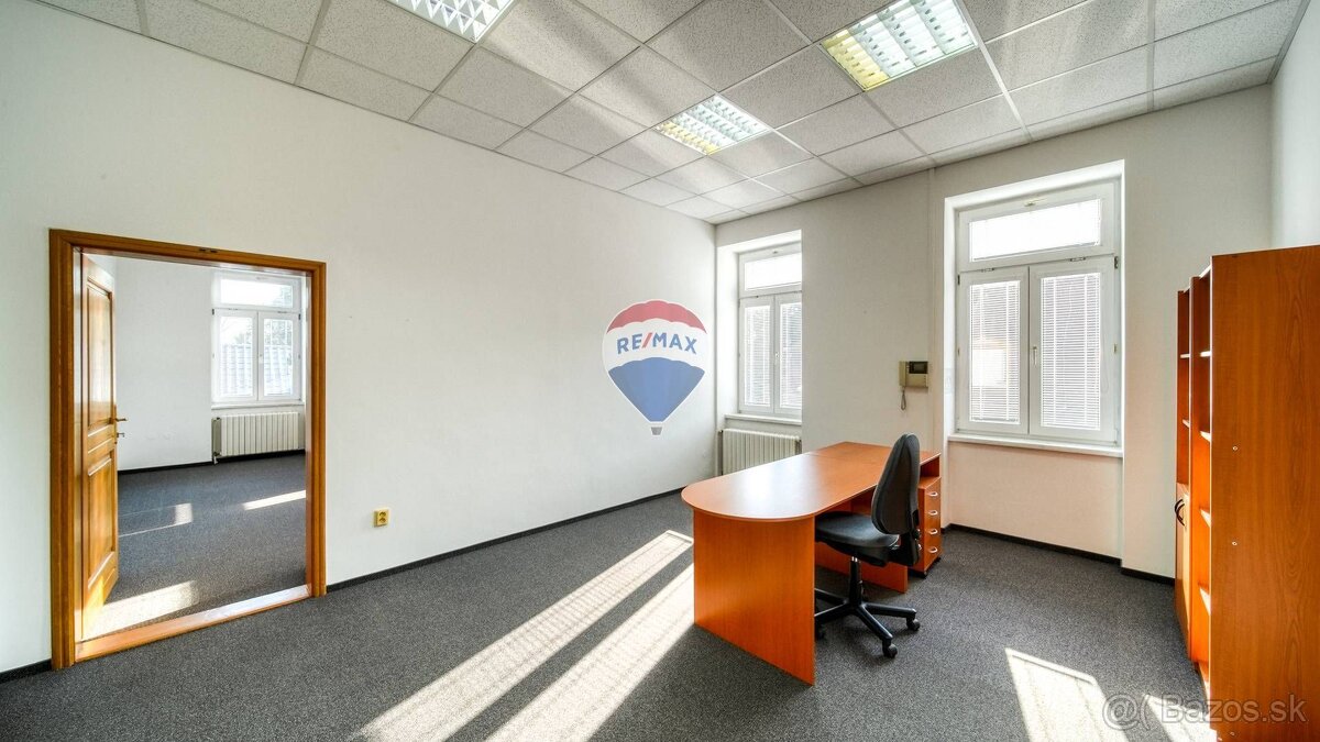 Administratívne priestory na prenájom v reprezentatívnej bud - 13