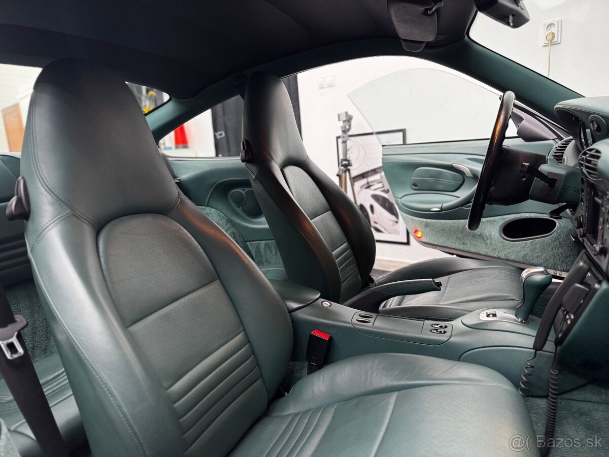 Porsche 911 Carrera 996 - 13