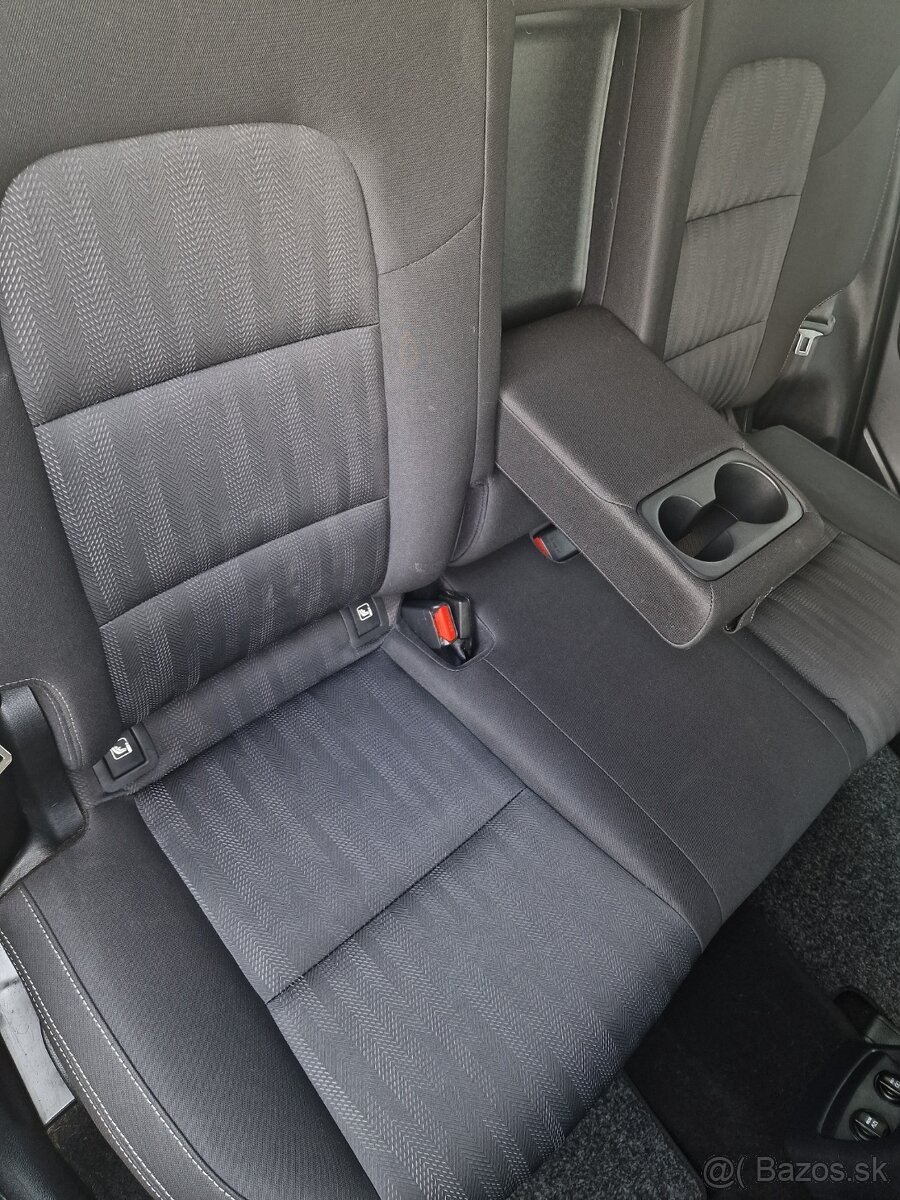 Kia Sportage 1.6 GDi Gold 97kW M6 Facelift SR 1majitel Top S - 13