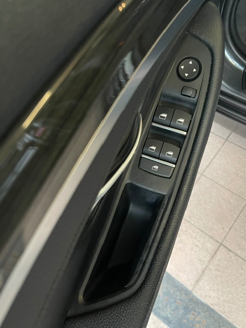 Predám BMW 520d Touring (F11) 2015 - 13
