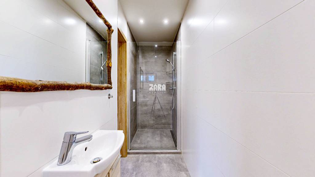 ČAŇA - veľmi pekný 4 izb. rodin.dom, KR, ul. Urbárska - 13