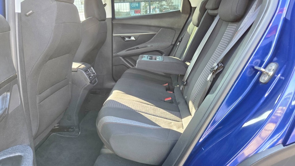 Peugeot 3008 1.2i - 13
