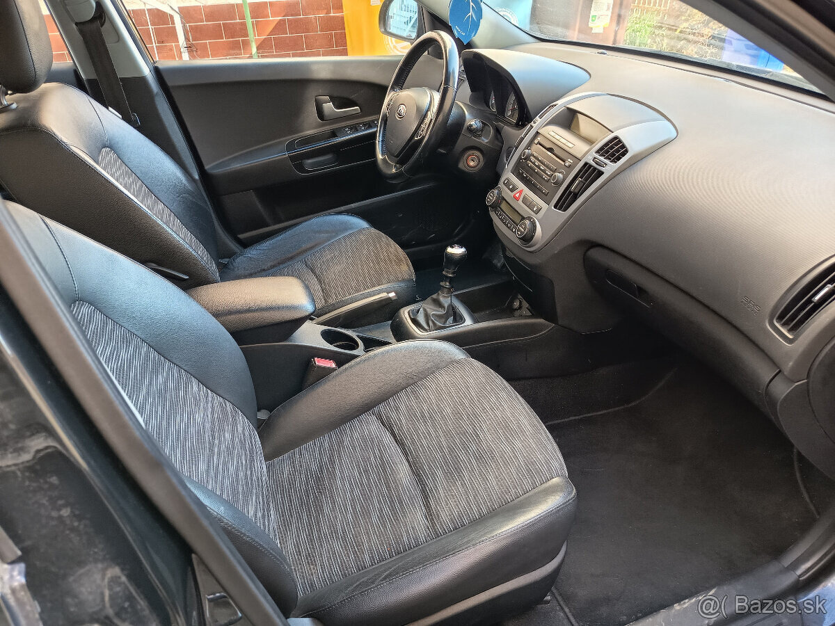 KIA CEED KOMBI 1.6 CRDi - 13