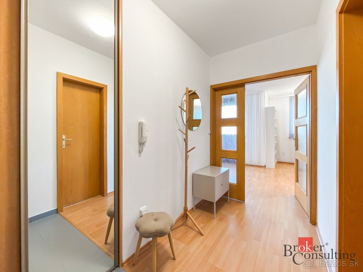 Štýlový 2i byt s panoramatickým výhľadom v centre mesta – foto 8