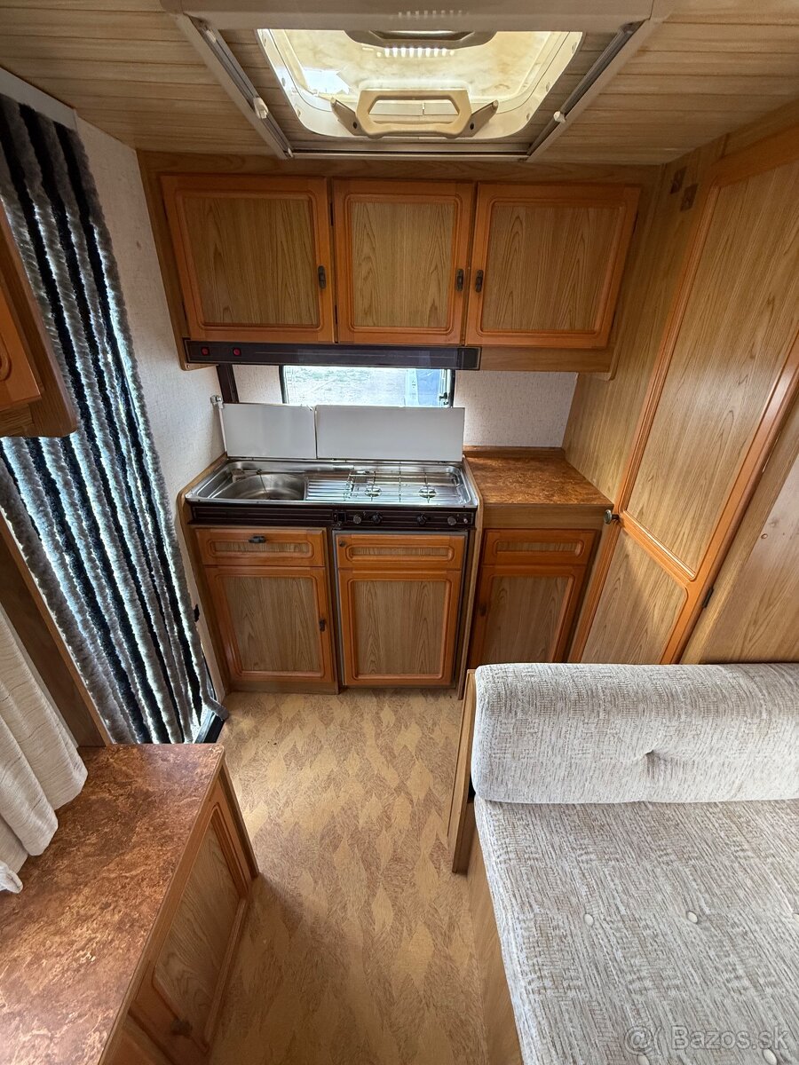 Predam karavan Burstner - 13