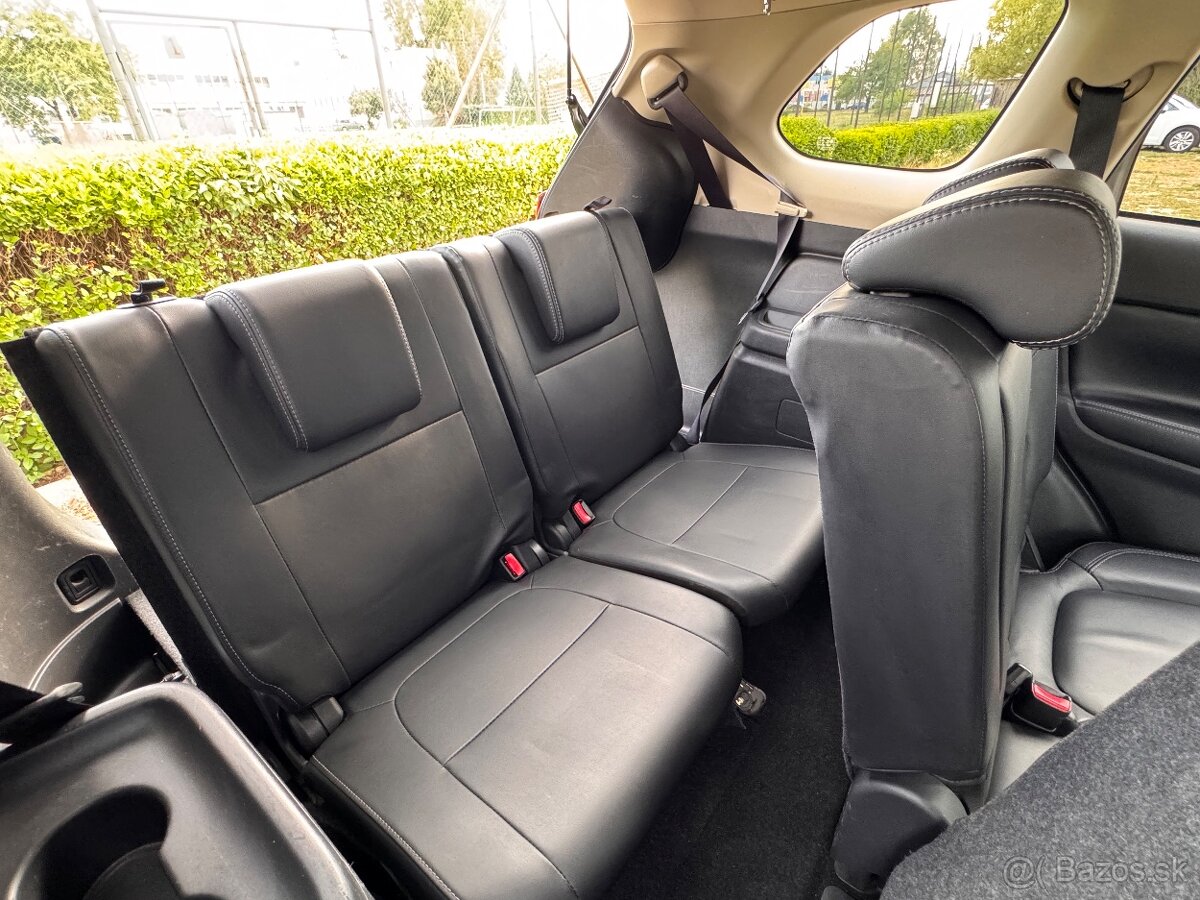 Predám Mitsubishi Outlander 4x4 automat - 13
