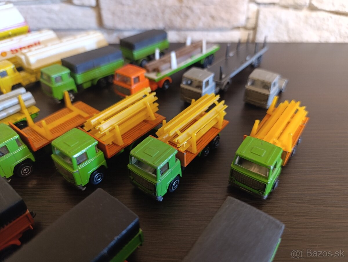 Playart a Yatming modely - osobní nákladní auta - Hong Kong. - 13