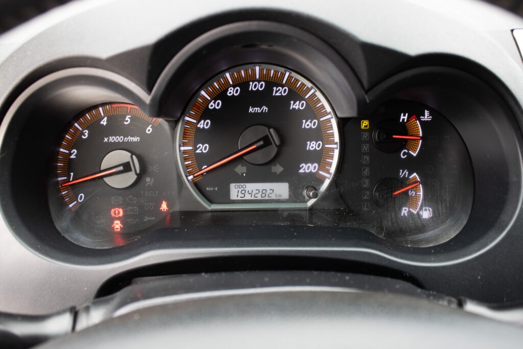 Toyota Hilux z roku 2014 - 13