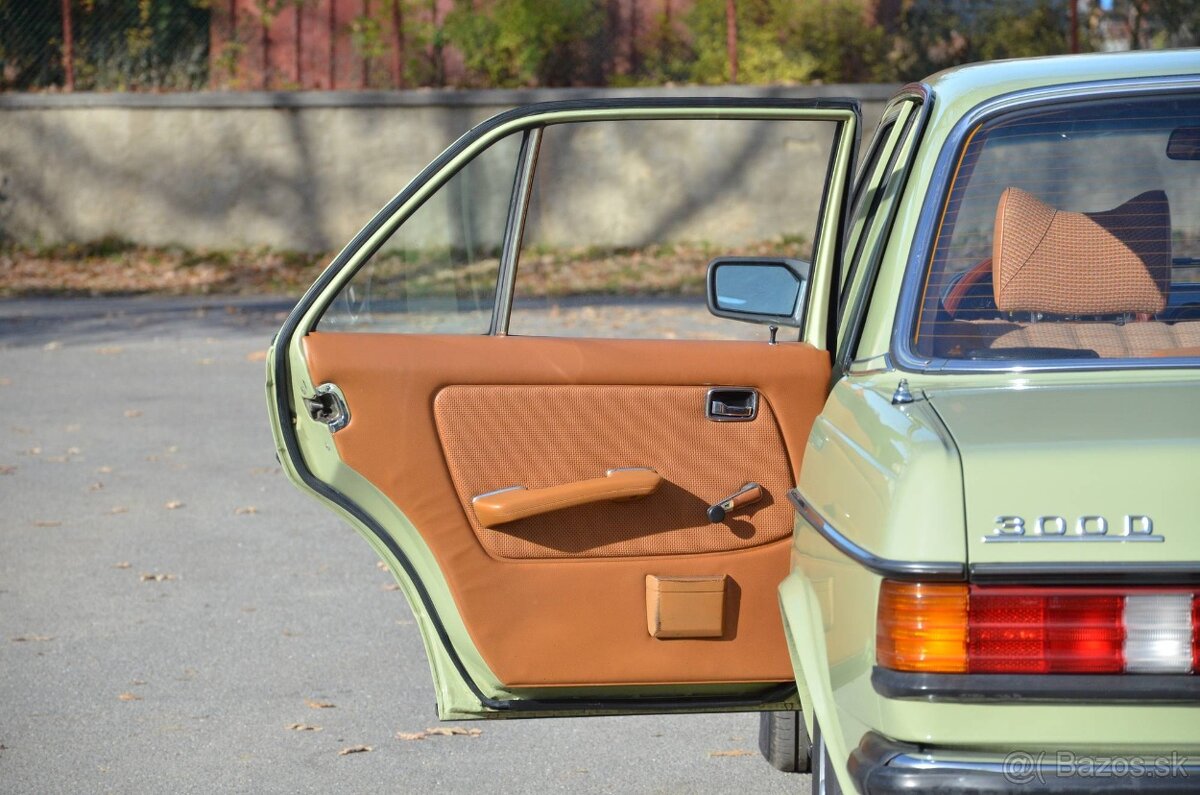 Mercedes-Benz W123 300D 1976 - 13