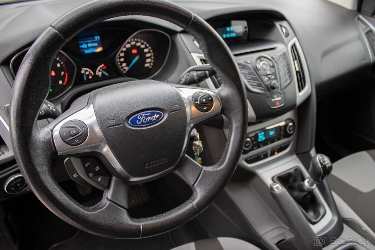 Ford Focus Kombi benzin, Manual - 13