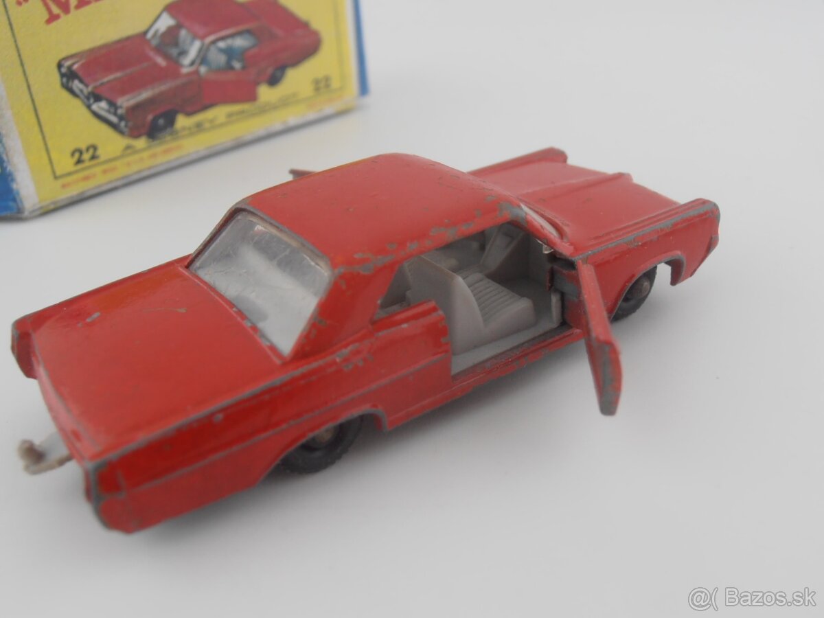 Pontiac Coupe, Rolls Royce, Jaguar E - 13