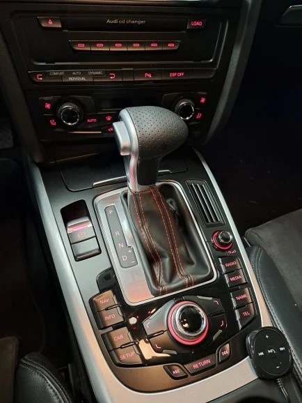 Radiaca páka pre automat AUDI / čierna biela červená nitka - 13