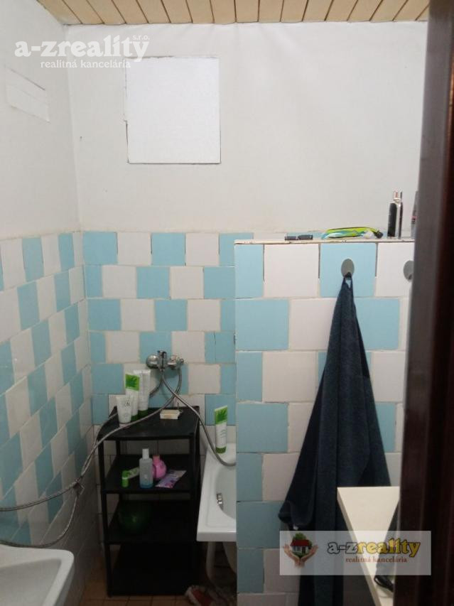 Iba u nás Komerčný objekt na prenájom v Komárne - 13