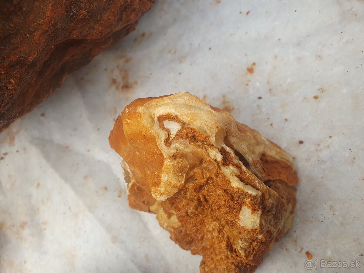 Predám okrasný kameň Vapenec s kryštálom - 13