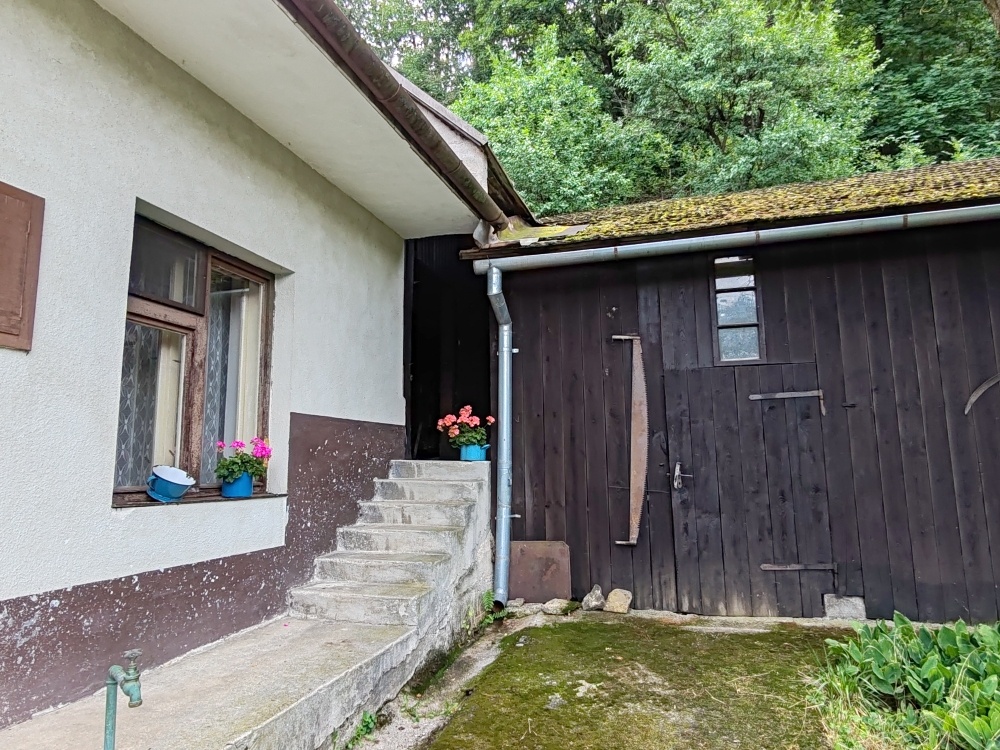 Na predaj rodinný dom pod lesom - 13