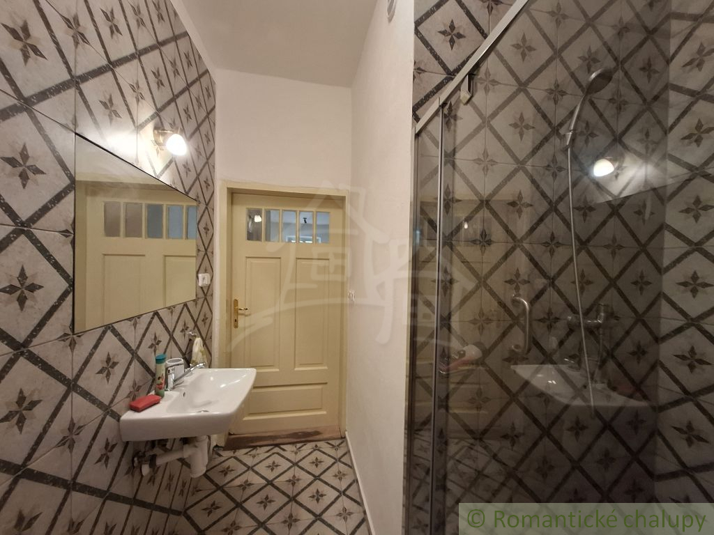 VÝRAZNE ZNÍŽENÁ CENA - Unikátny meštiansky dom s veľkou zá - 13