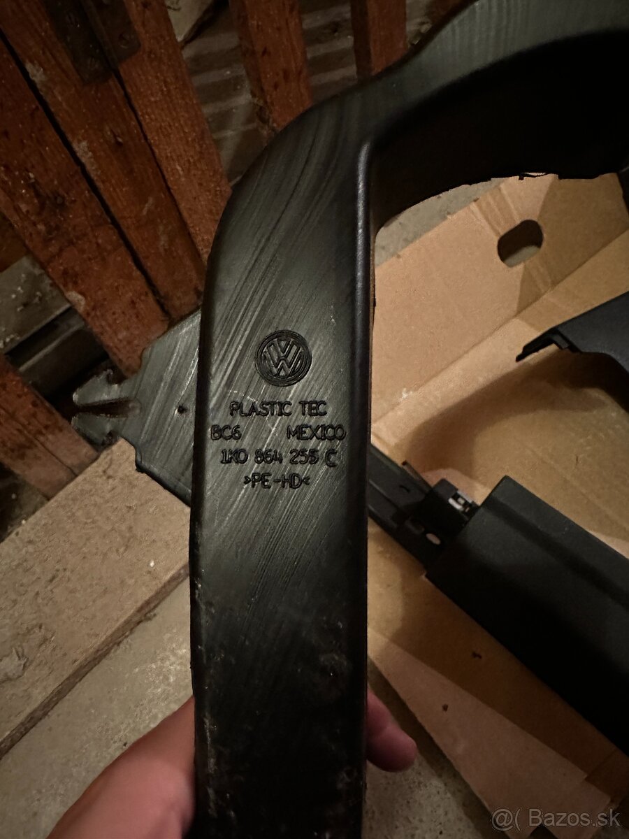 plasty z interieru VW golf 5 combi 2009 - 13