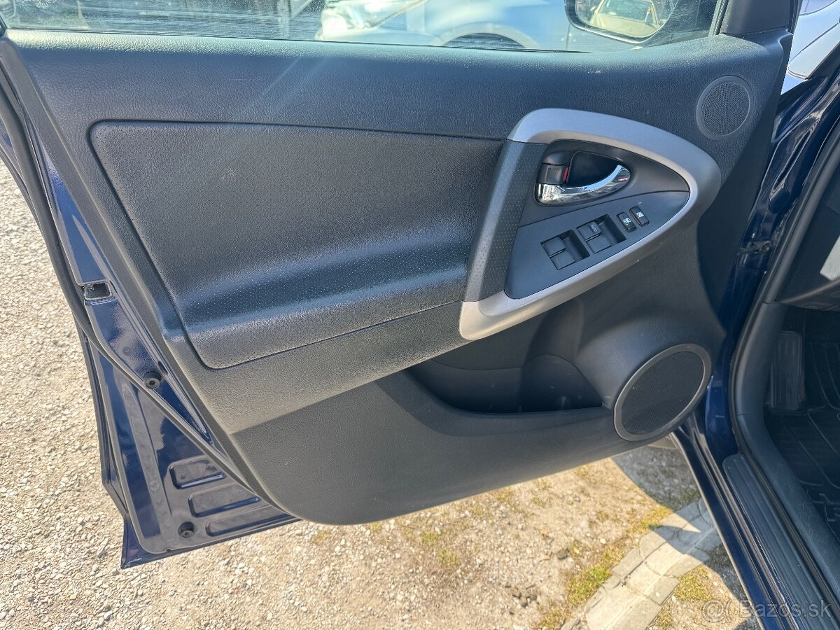 Toyota Rav 4 - 13