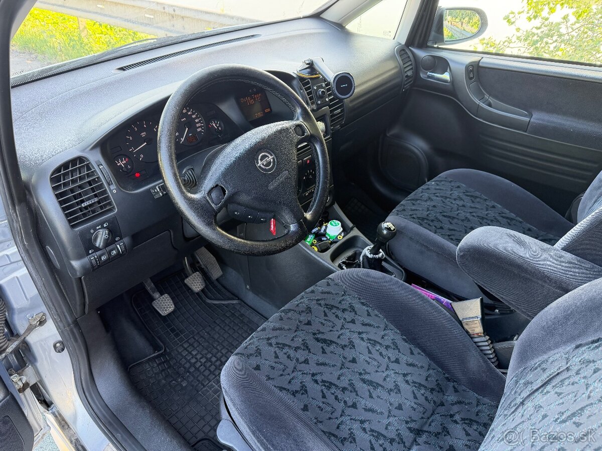 Opel Zafira - 13