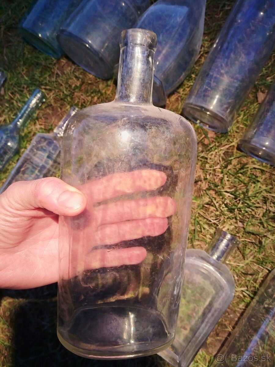 staré fľaše a poháre - 13