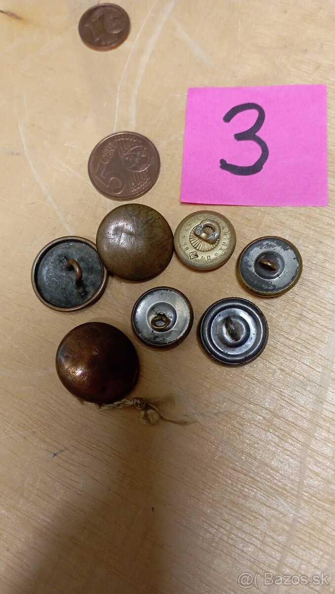 Vojenské gombíky staré... - 13