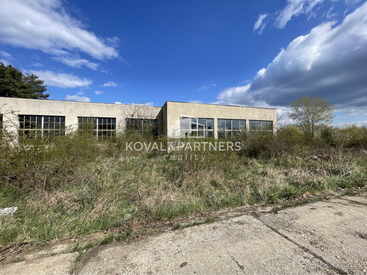 Na predaj priemyselný objekt s pozemkom 21160 m2 cena s DPH - 13