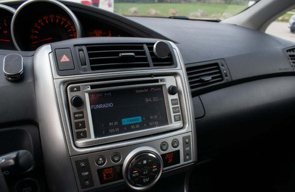 Toyota Verso 2.0 I D-4D 125 Active - 13