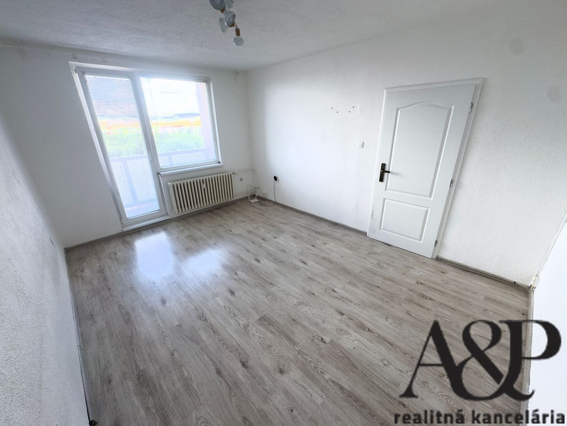 ZNÍŽENÁ CENA/3 IZB. BYT S DVOMI BALKÓNMI V ŠIRŠOM CENTRE, 64 - 13