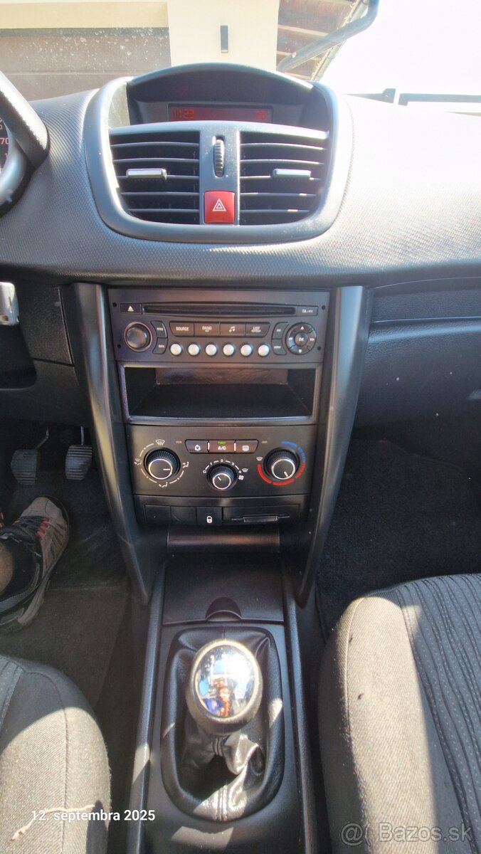 Peugeot 207 – 1.4 HDI diesel, r.v. 12/2010 - 13