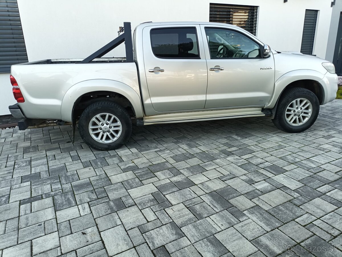 TOYOTA HILUX - NA PREDAJ - 13