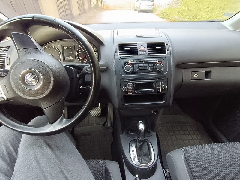 Volkswagen Touran 1.6TDI DSG - 13