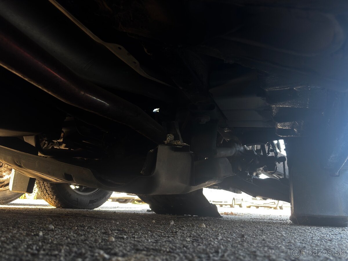 Predám 2× dodávku – Ford Transit + VW Crafter (2008) – Trnav - 13