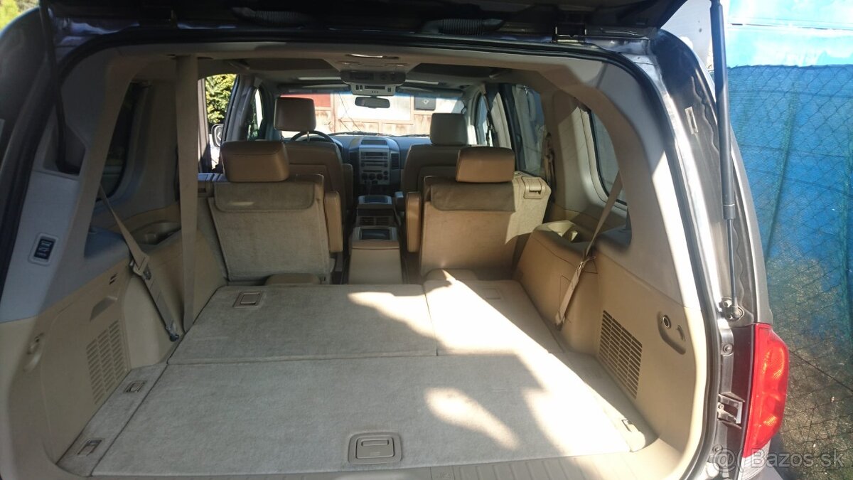 Nissan Armada veľké SUV - 13